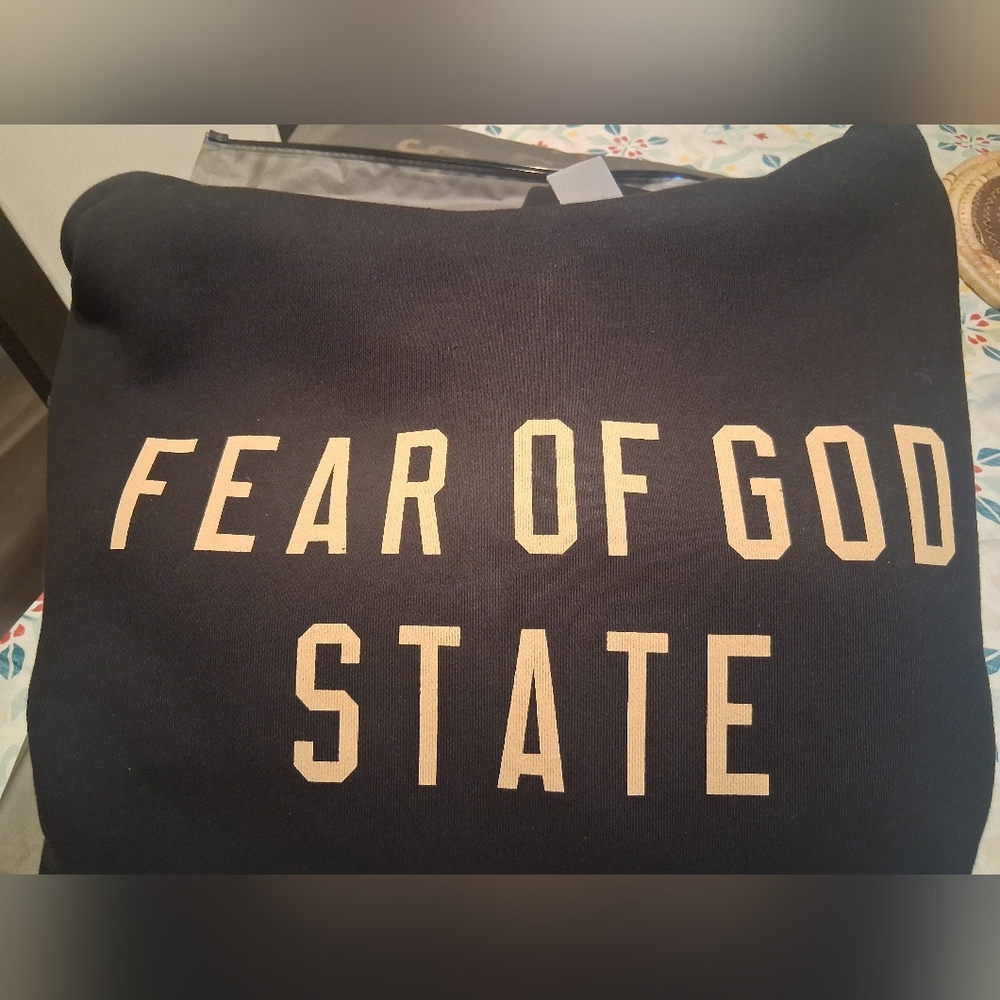 Fear of God ESSENTIALS Men's Fleece Hoodie in Black - Picture 5 of 8